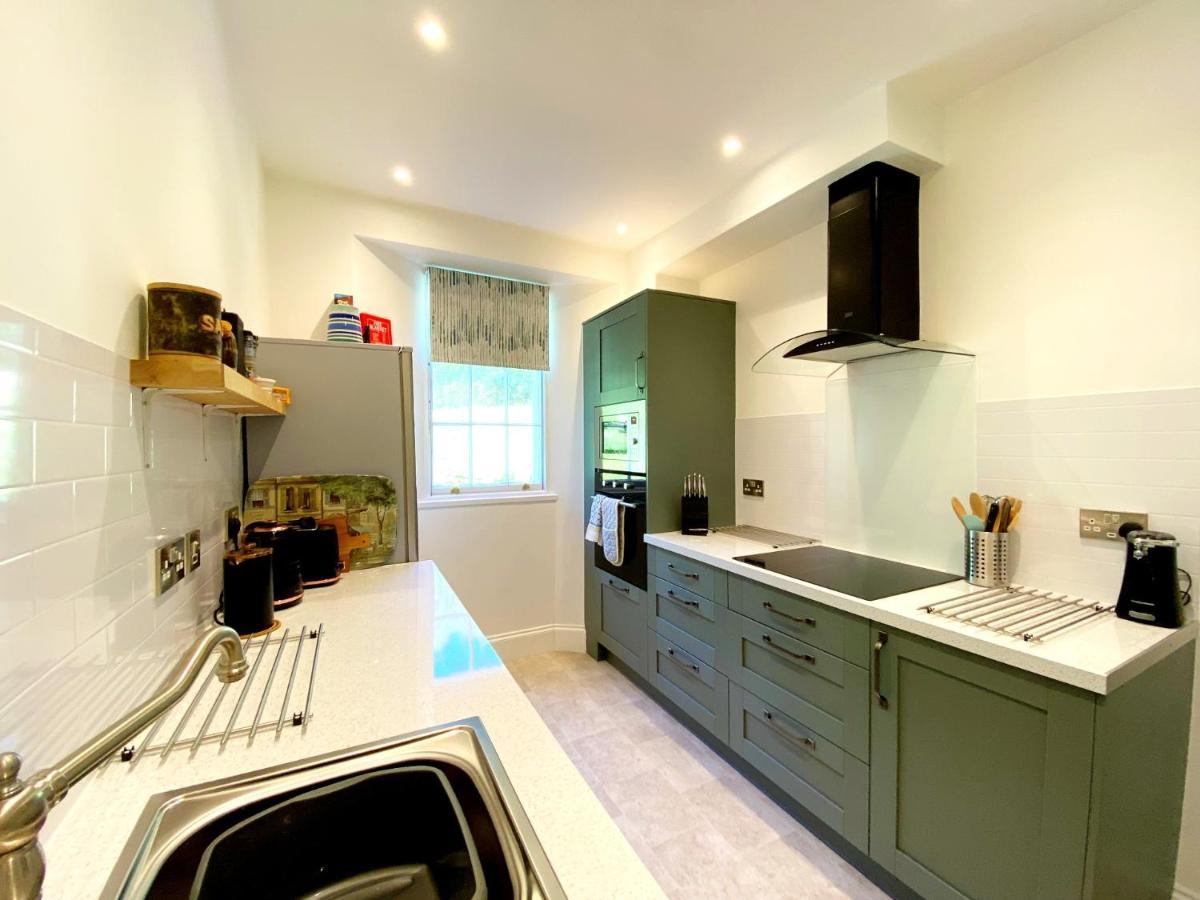 Tramontane Apartment At Hesketh Crescent Torquay Eksteriør billede