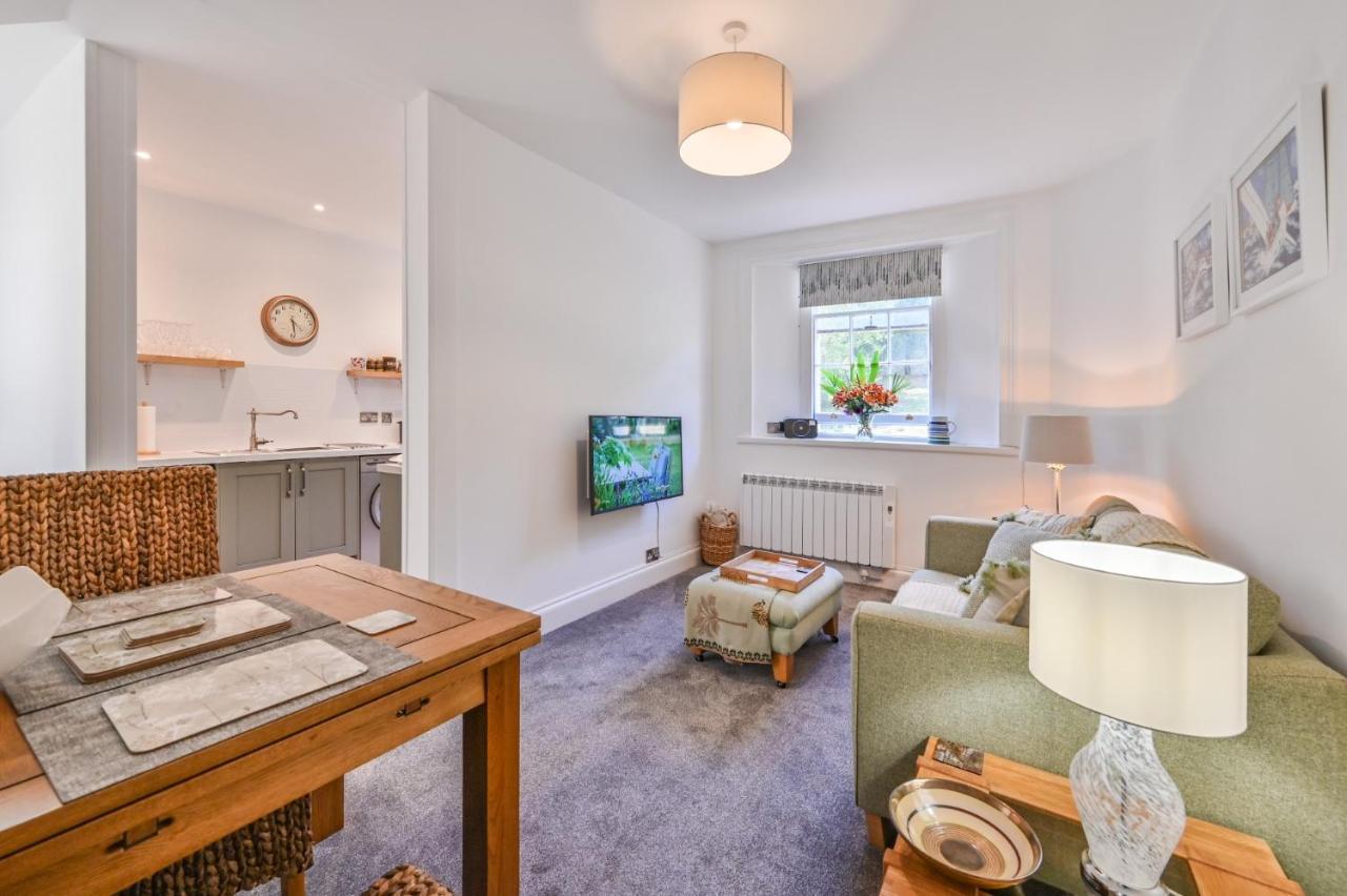 Tramontane Apartment At Hesketh Crescent Torquay Eksteriør billede