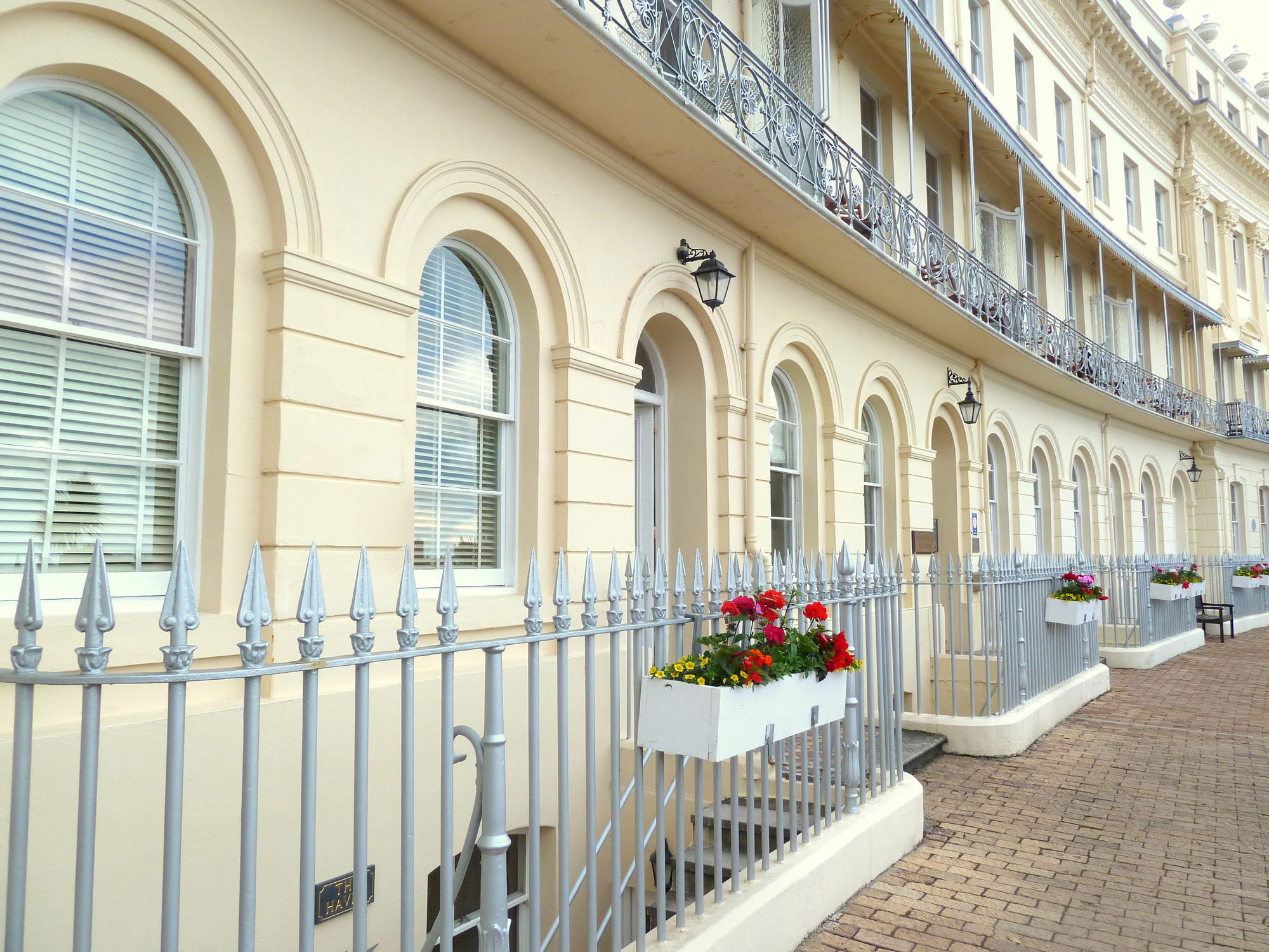 Tramontane Apartment At Hesketh Crescent Torquay Eksteriør billede