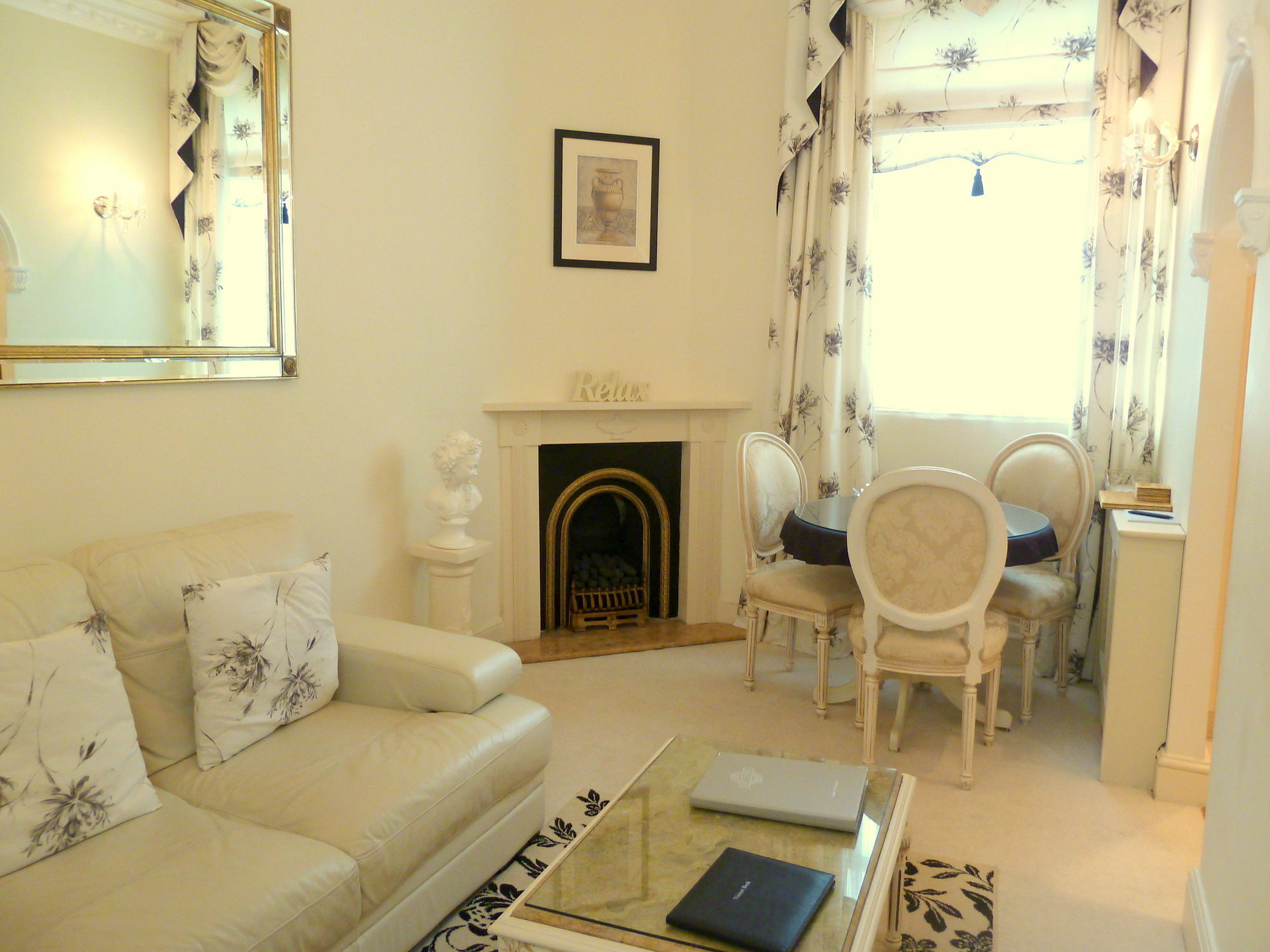 Tramontane Apartment At Hesketh Crescent Torquay Eksteriør billede